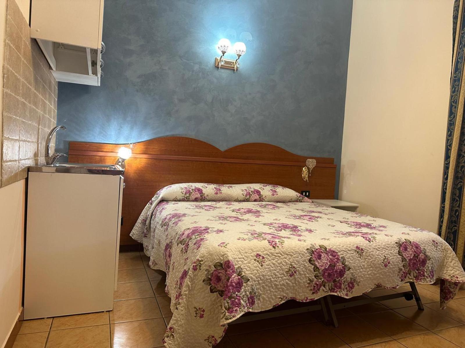 Hotel Near Termini Station à Rome Extérieur photo
